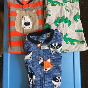 Lot of 3 18m footless pjs